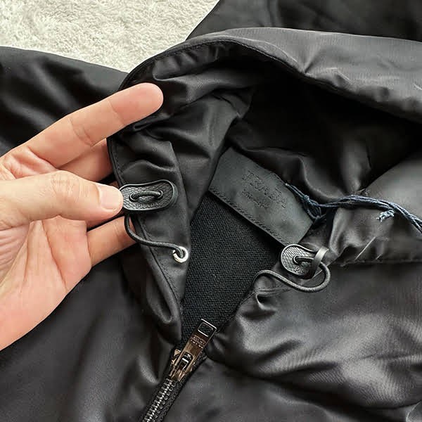 確保済みプラダ ウールxRe Nylon ギャバジン フーディー パロディ puz93889
